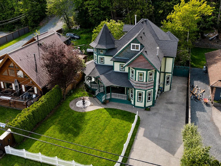 864 Hot Springs Road, Harrison Hot Springs, BC, V0M 1K0