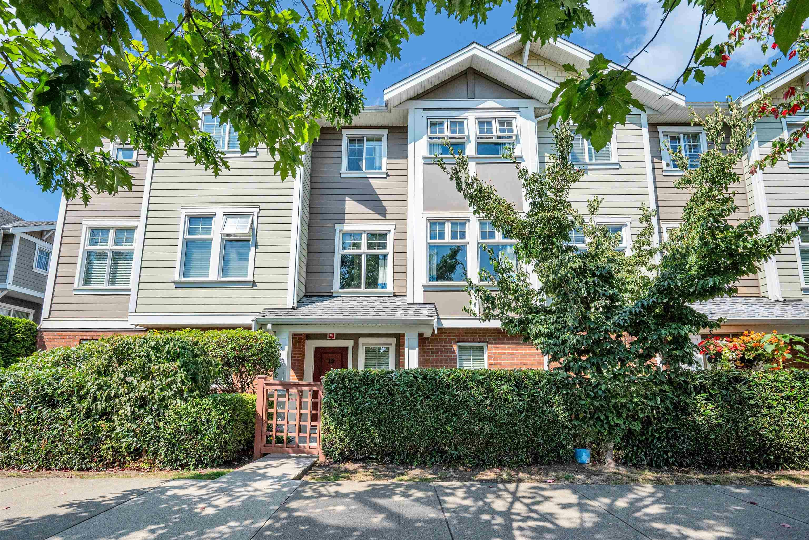 12-1135 Ewen Avenue, New Westminster, BC, V3M 5E3
