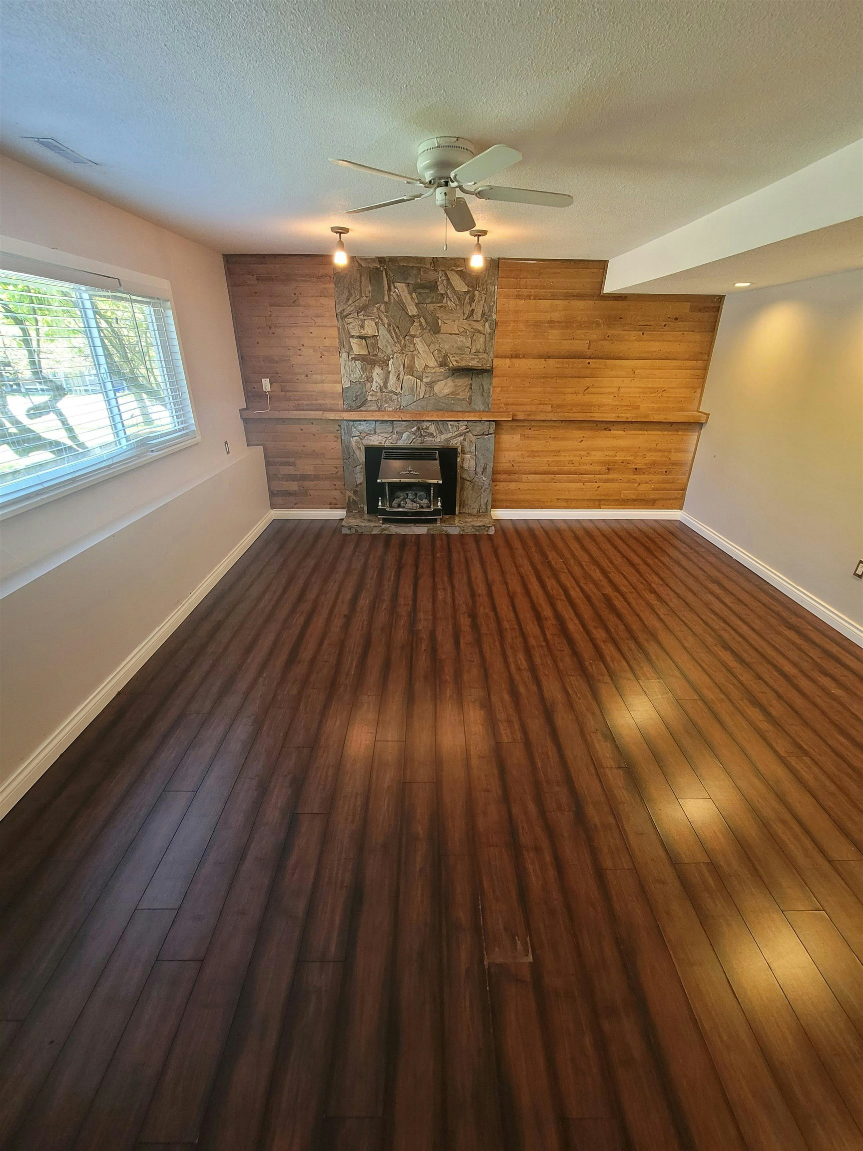 lower-4749 207a Street, Langley, BC, V3A 6W5