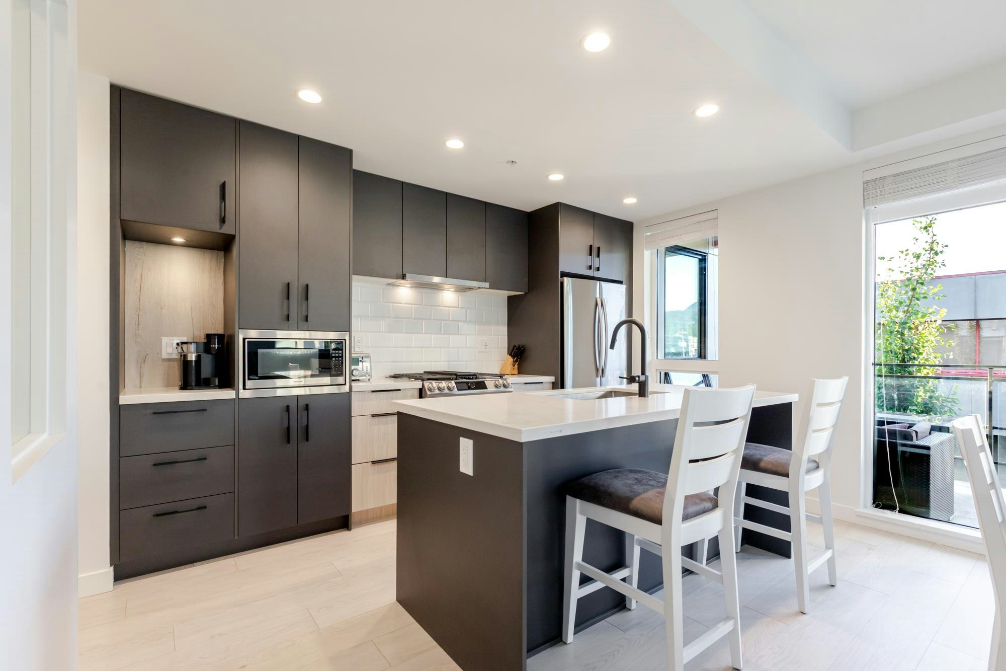 306-3018 St. George Street - 4