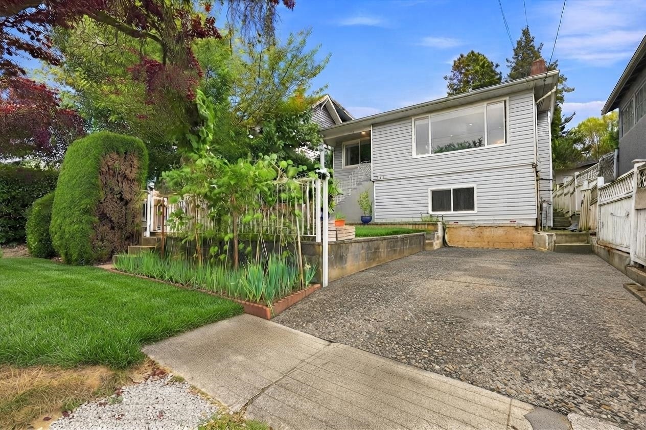 4820 Moss Street, Vancouver, BC, V5R 3T2