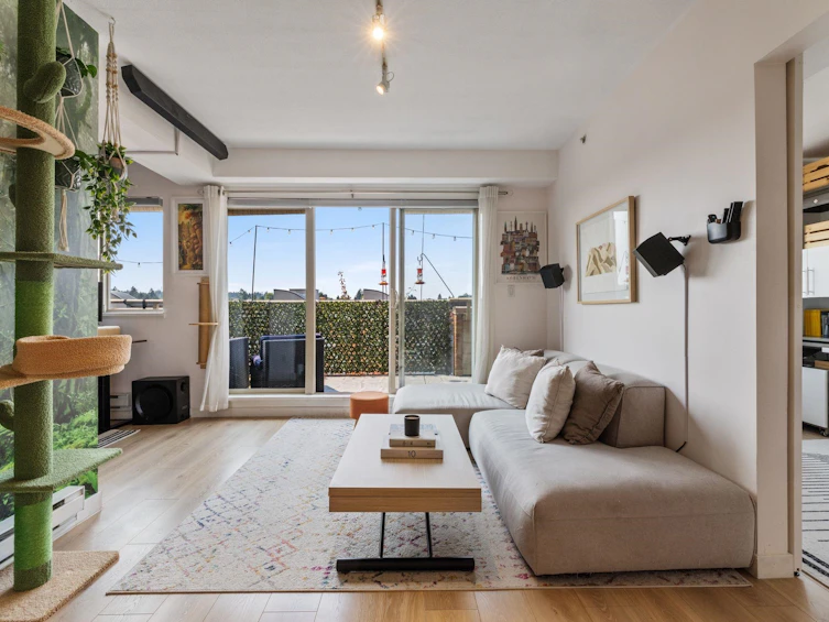 PH10-702 E King Edward Avenue, Vancouver, BC, V5V 0A9 - 10