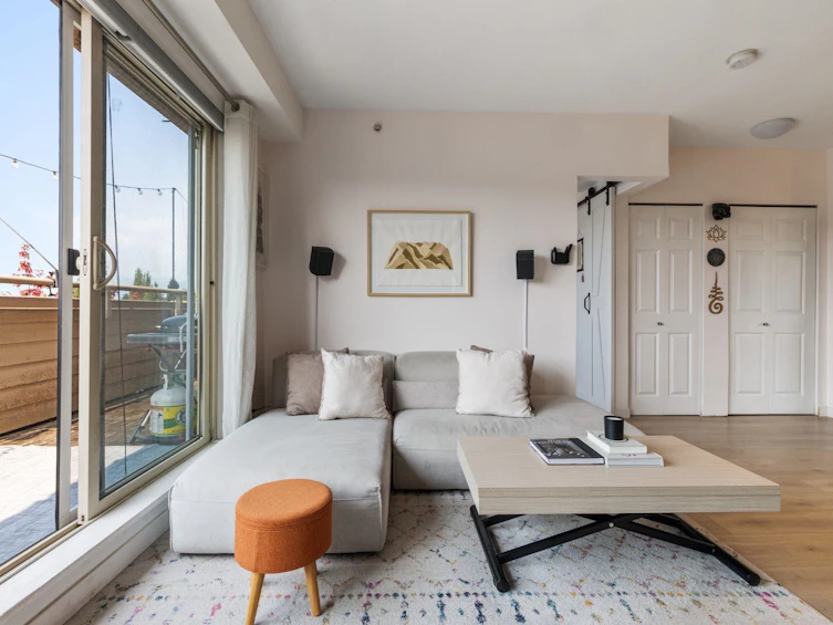 PH10-702 E King Edward Avenue, Vancouver, BC, V5V 0A9 - 11