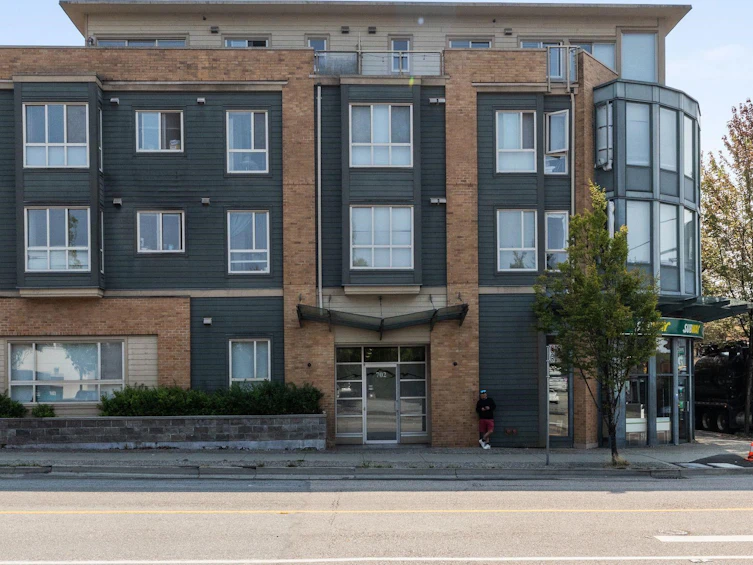 PH10-702 E King Edward Avenue, Vancouver, BC, V5V 0A9 - 29