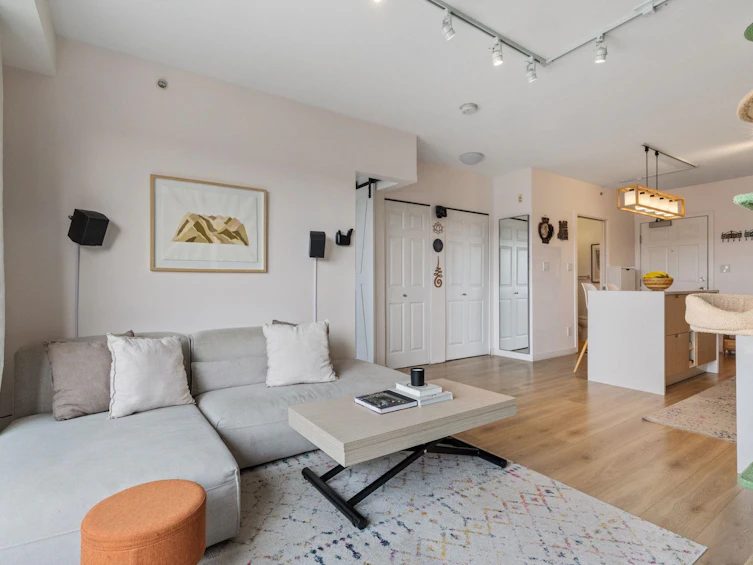 PH10-702 E King Edward Avenue, Vancouver, BC, V5V 0A9 - 8