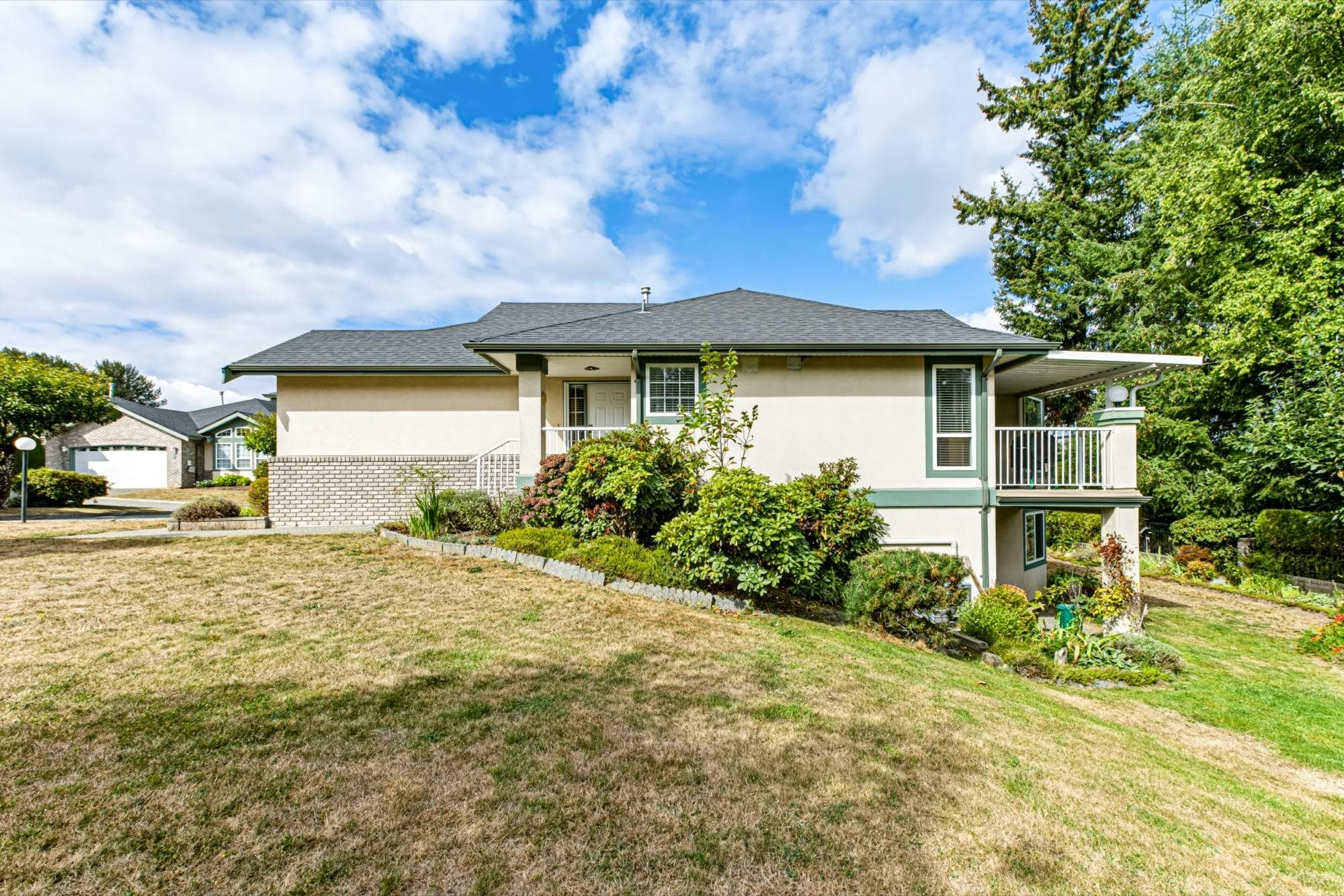 28-32777 Chilcotin Drive - 3