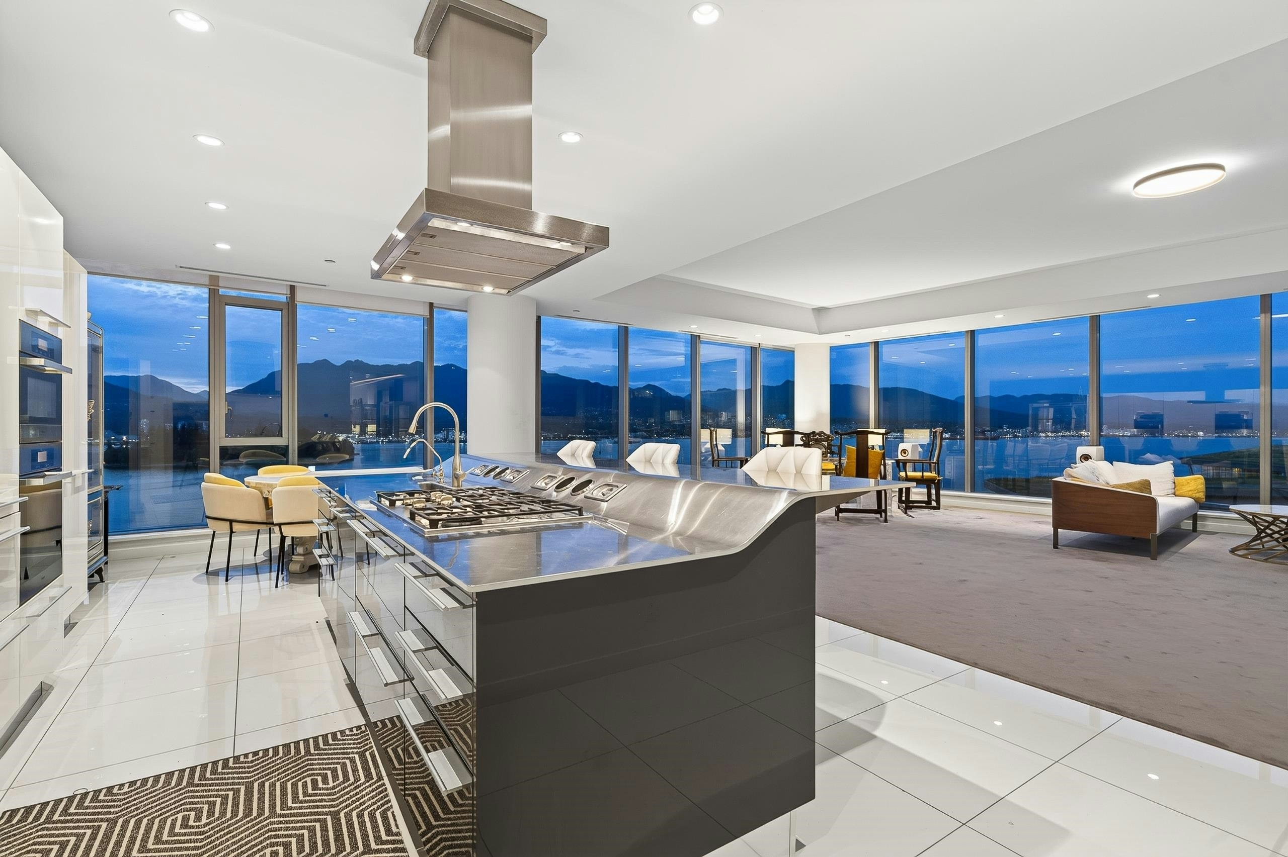 1102-277 Thurlow Street - 4