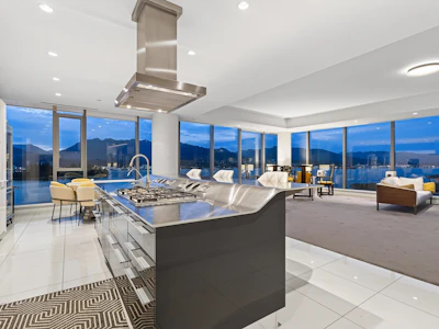 1102-277 Thurlow Street - 4