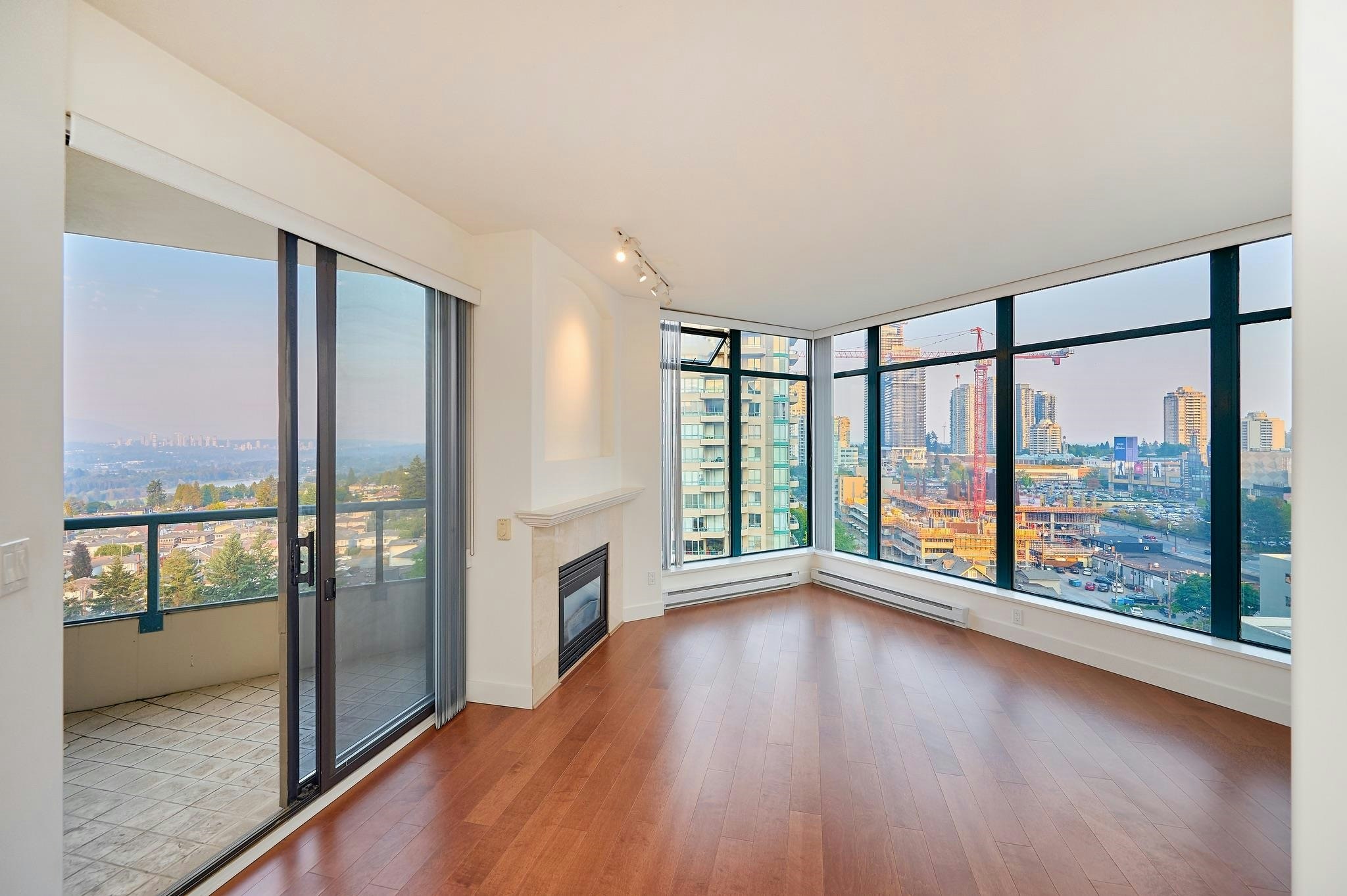 1701-4567 Hazel Street, Burnaby, BC, V5H 4V4