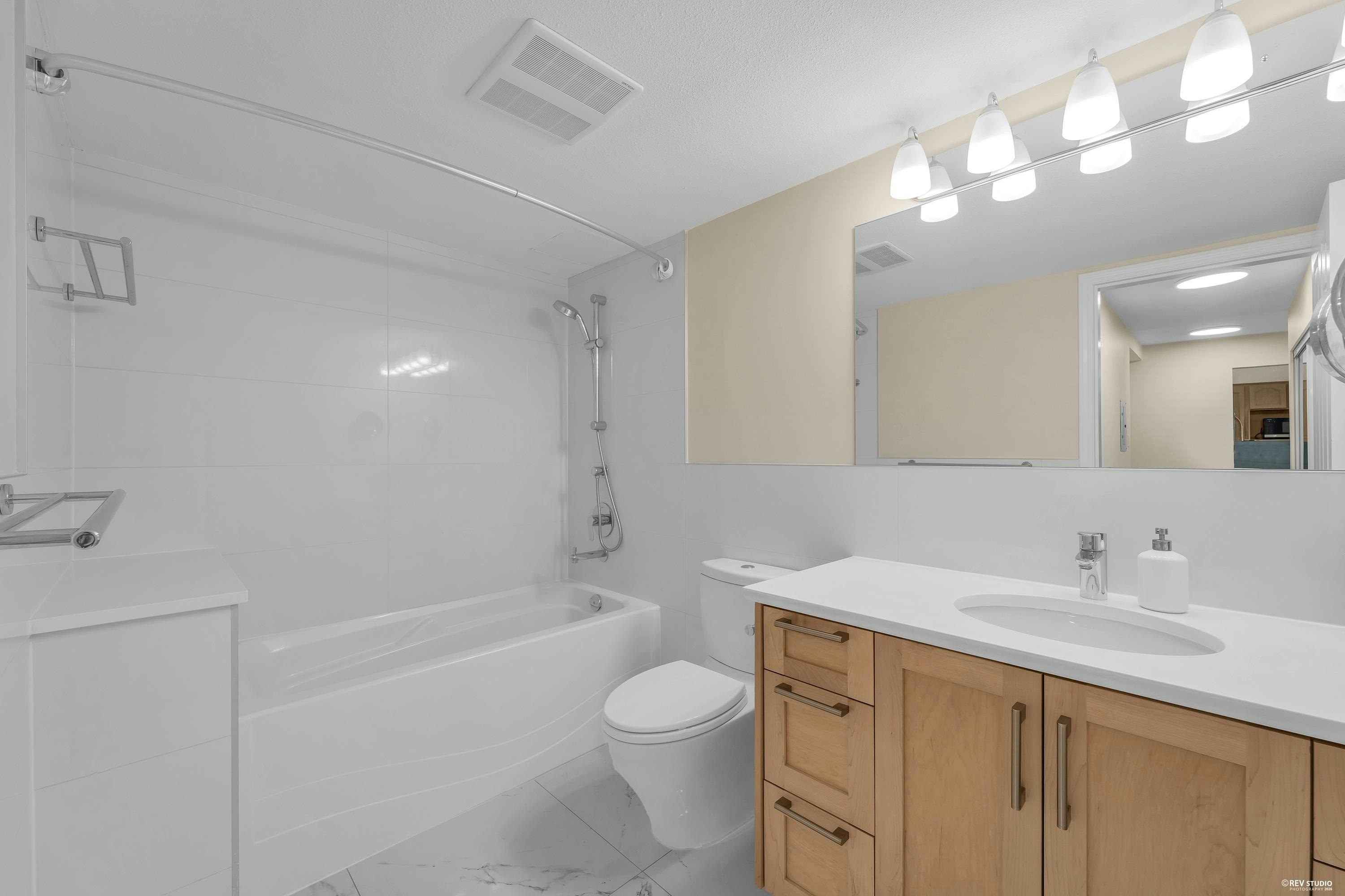 151-8600 Lansdowne Road, Richmond, BC, V6X 3L6 - 13