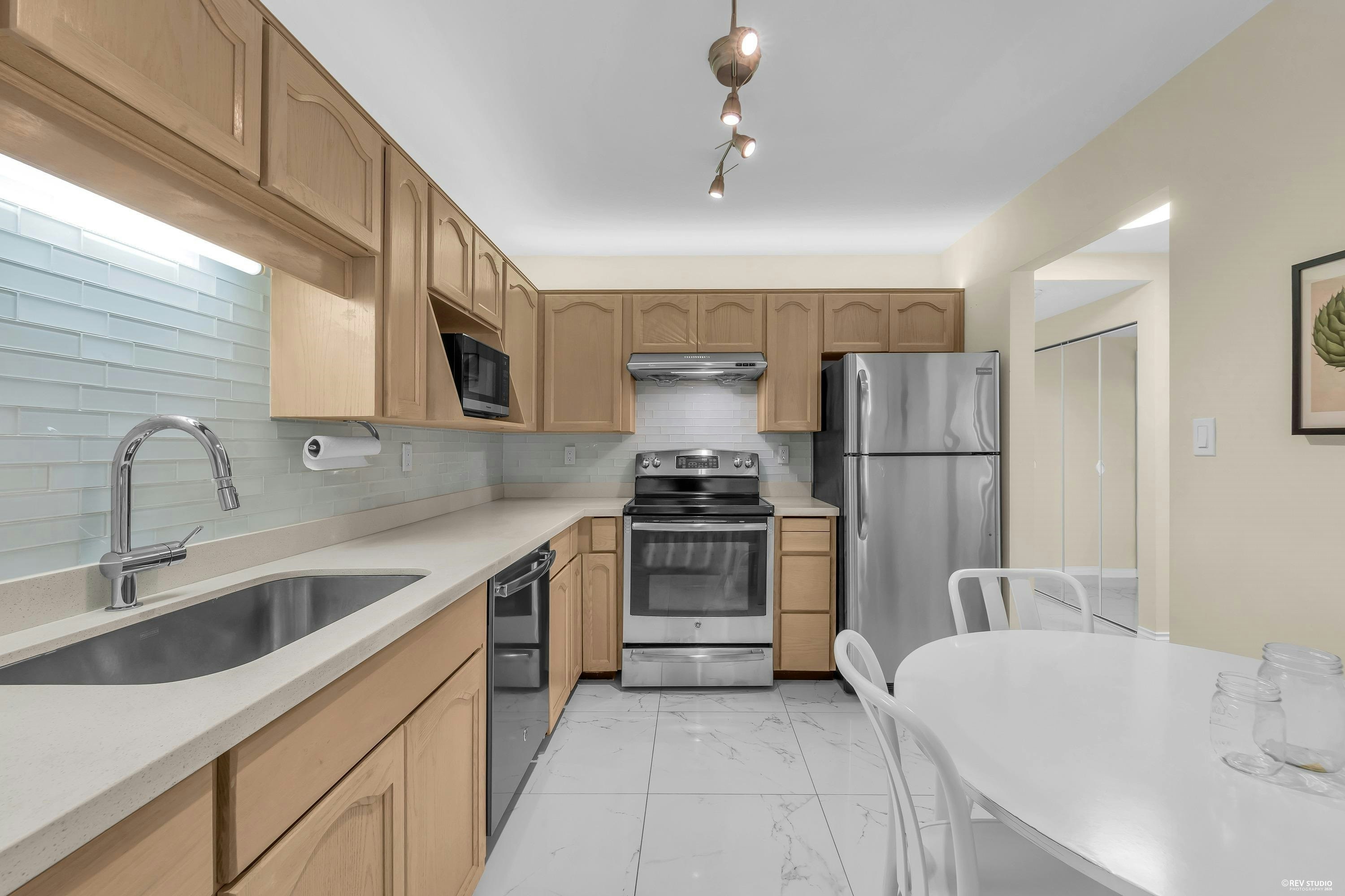 151-8600 Lansdowne Road, Richmond, BC, V6X 3L6 - 7