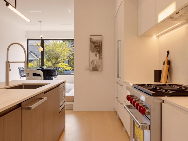 1-75 E 23rd Avenue, Vancouver, BC, V5V 1W8 - 9