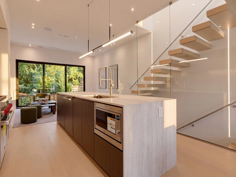 1-75 E 23rd Avenue, Vancouver, BC, V5V 1W8 - 11