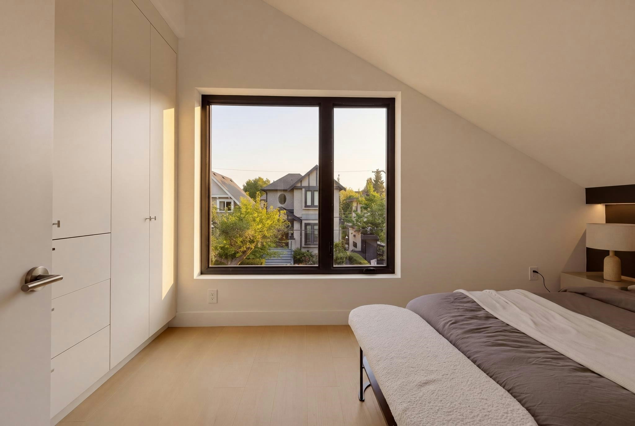 1-75 E 23rd Avenue, Vancouver, BC, V5V 1W8 - 23
