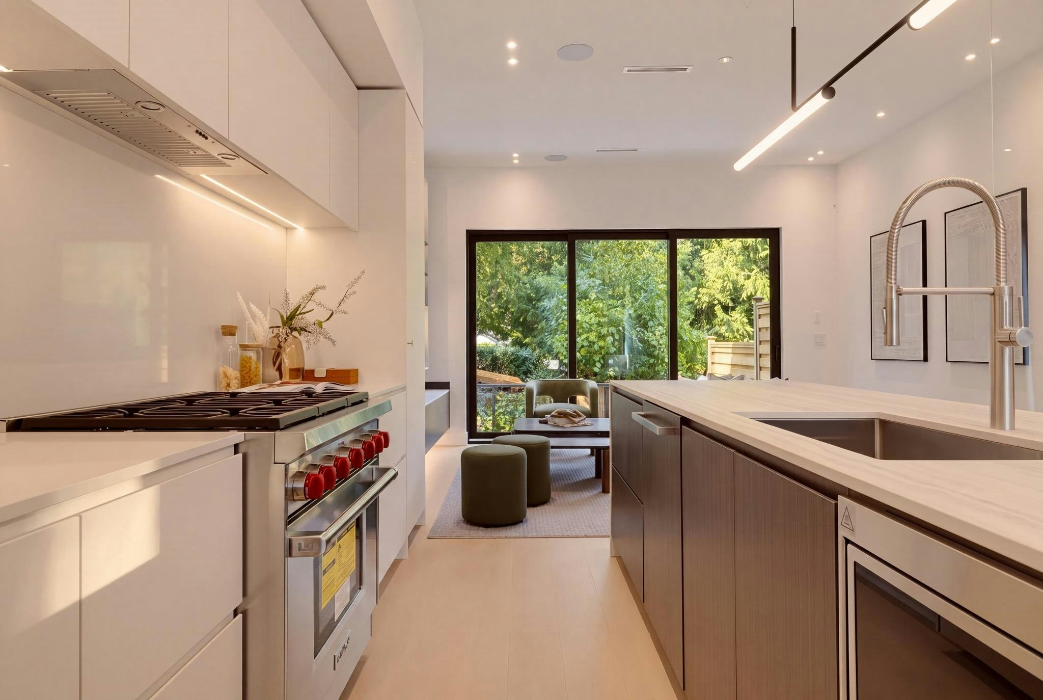 1-75 E 23rd Avenue, Vancouver, BC, V5V 1W8 - 10
