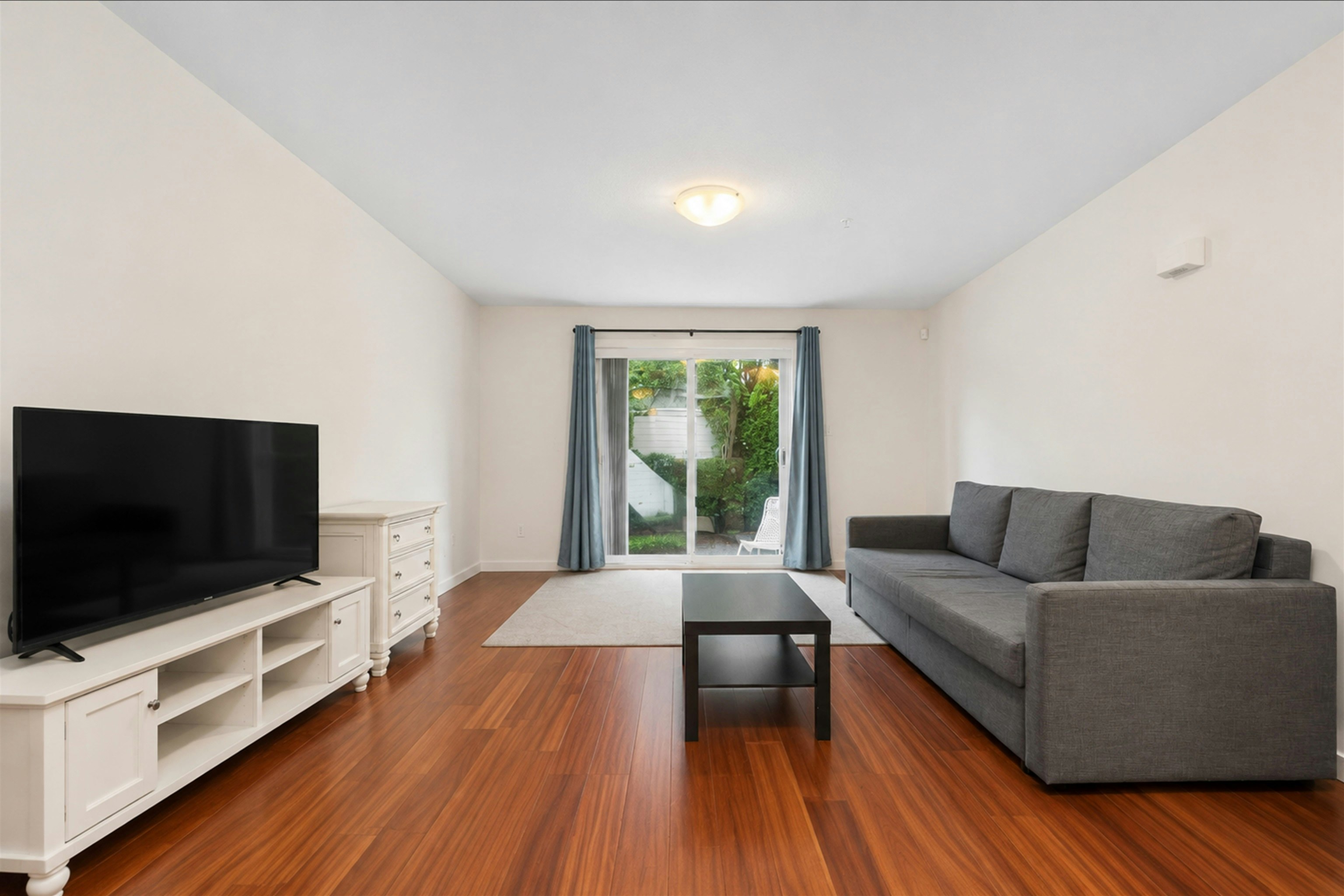 7-6498 Elgin Avenue - 4