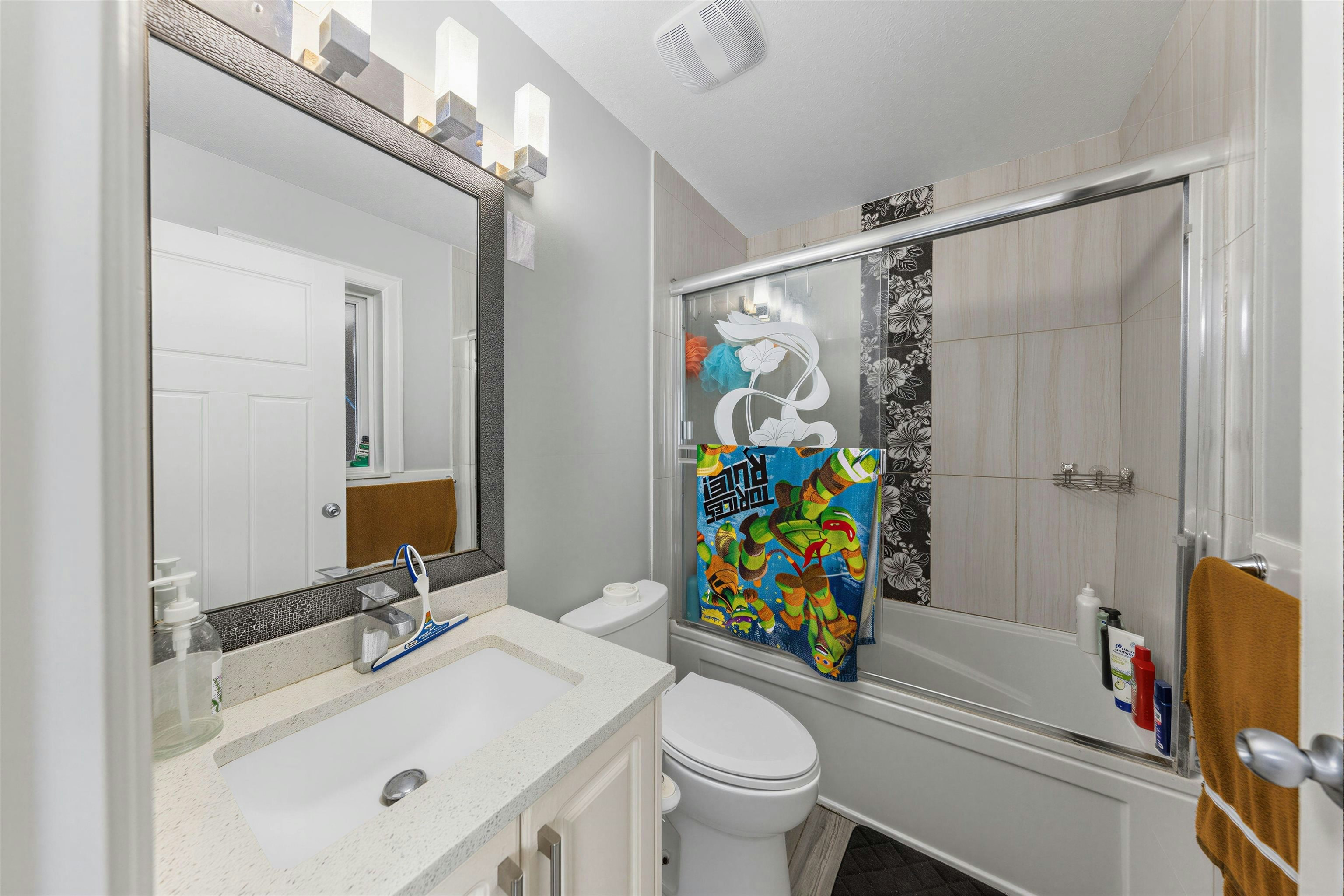 13111 73a Avenue, Surrey, BC, V3W 2R8 - 13