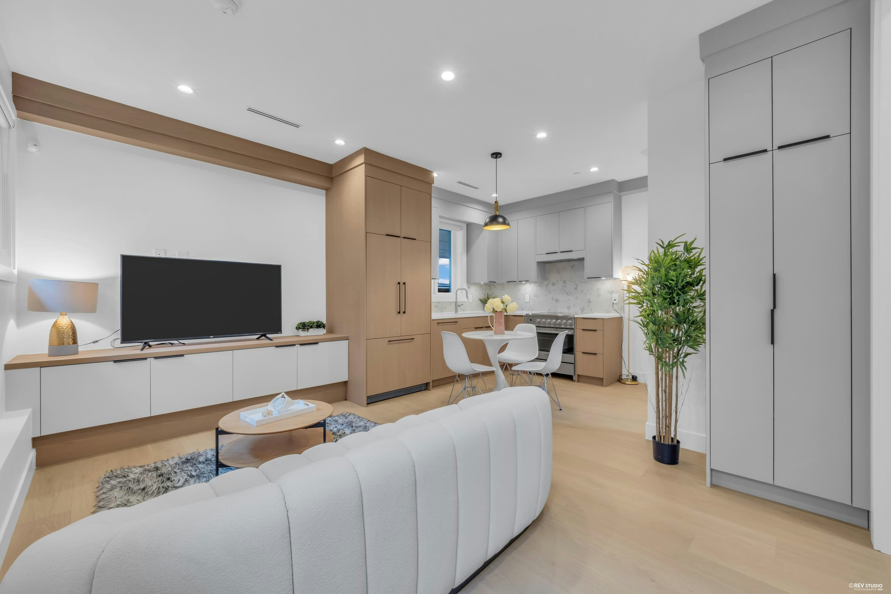 1-3438 Triumph Street - 4