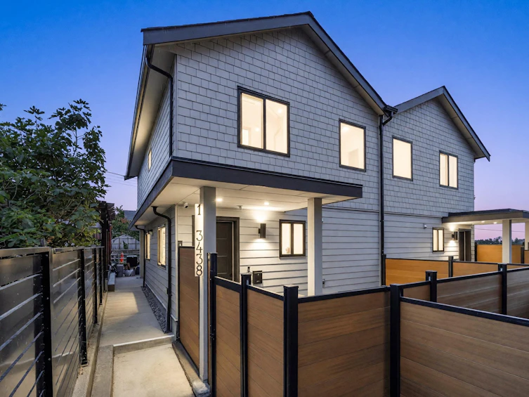 1-3438 Triumph Street, Vancouver, BC, V5K 1T8