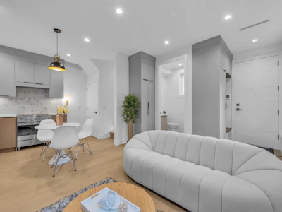 1-3438 Triumph Street - 2