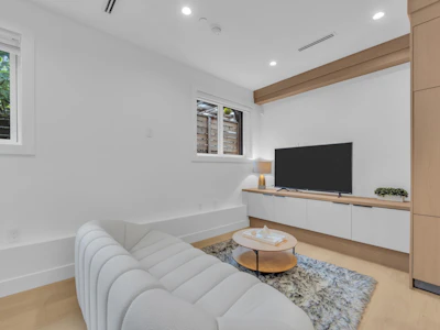 1-3438 Triumph Street - 5