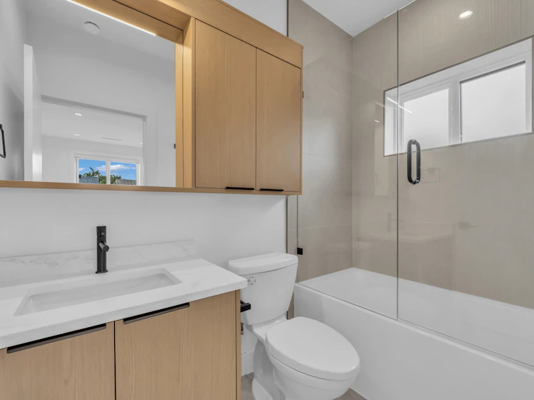 1-3438 Triumph Street, Vancouver, BC, V5K 1T8 - 18