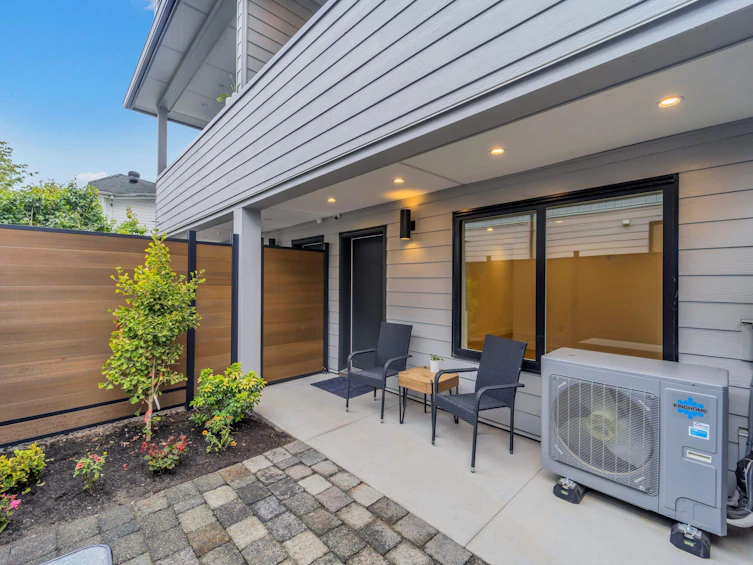 1-3436 Triumph Street, Vancouver, BC, V5K 1T8 - 38