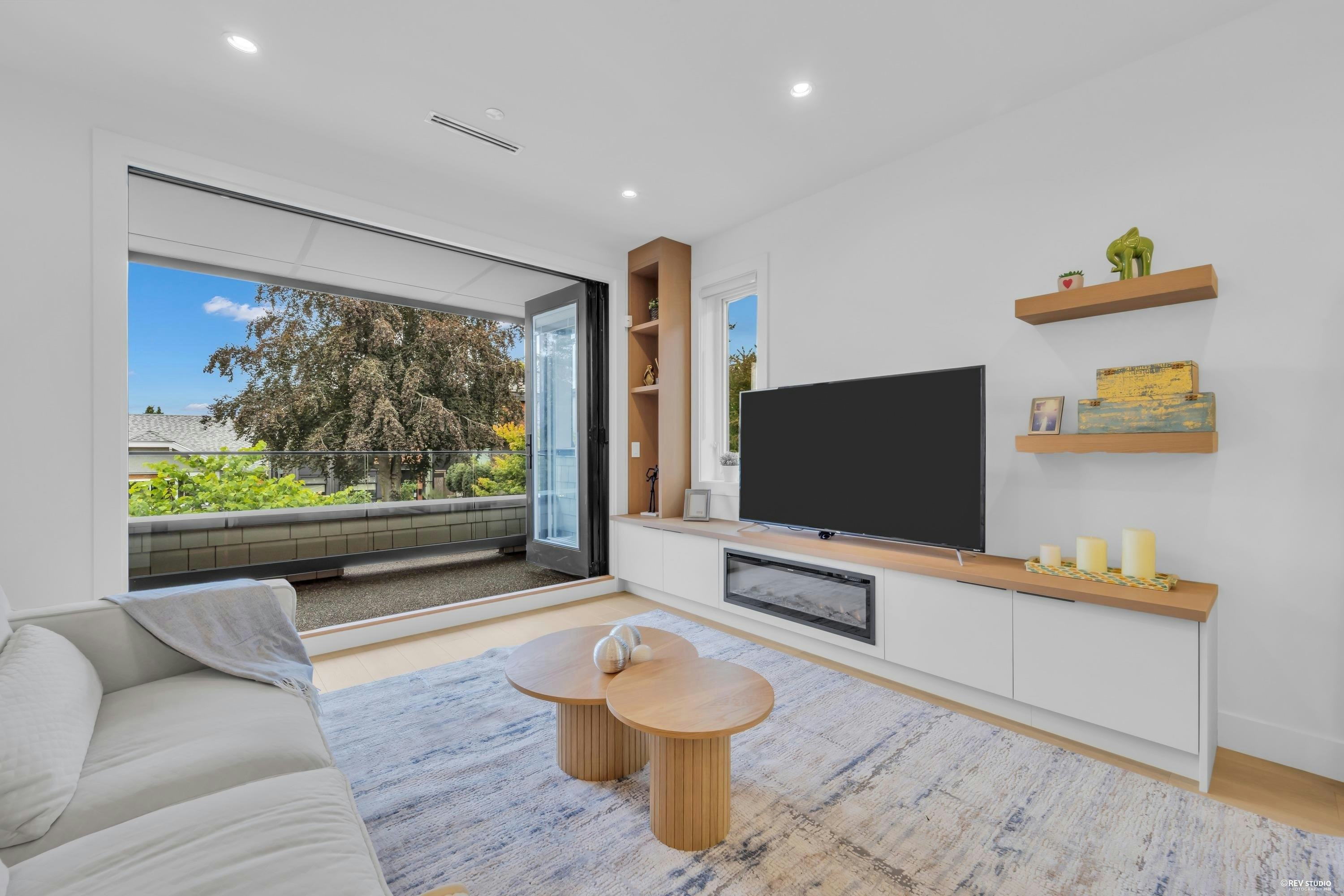1-3436 Triumph Street - 4