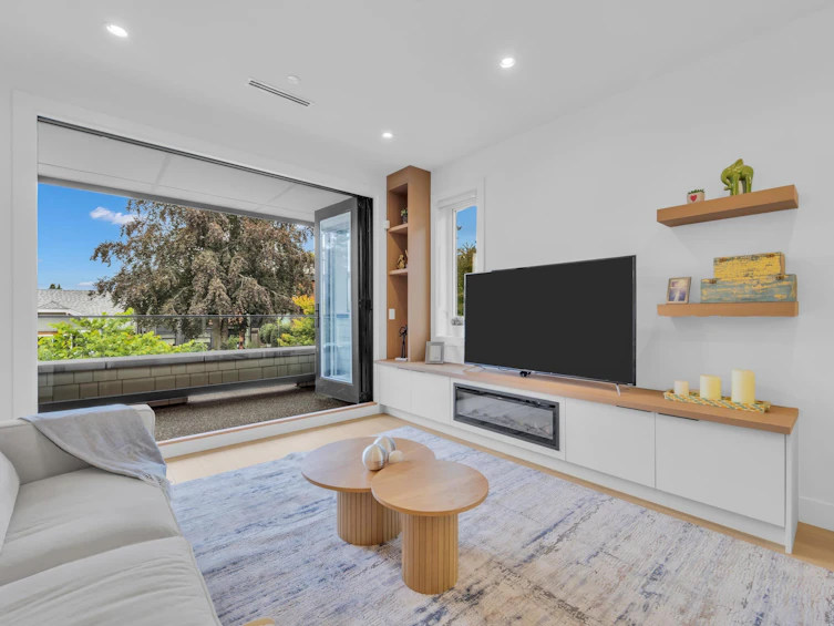 1-3436 Triumph Street, Vancouver, BC, V5K 1T8 - 5