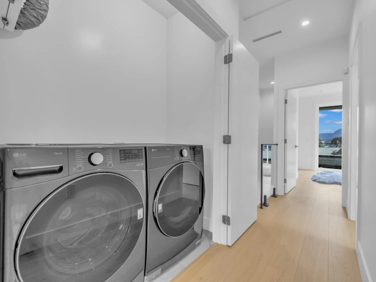 1-3436 Triumph Street, Vancouver, BC, V5K 1T8 - 36