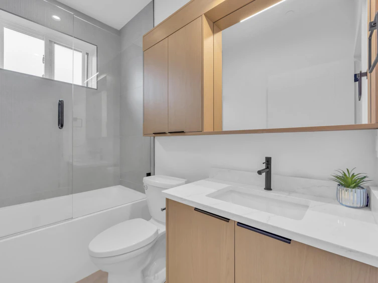 1-3436 Triumph Street, Vancouver, BC, V5K 1T8 - 34