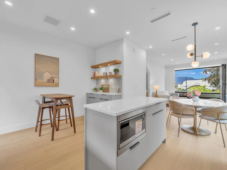 1-3436 Triumph Street, Vancouver, BC, V5K 1T8 - 13