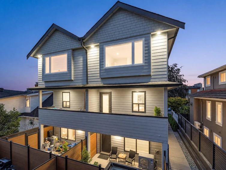 1-3436 Triumph Street, Vancouver, BC, V5K 1T8 - 40