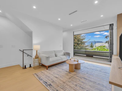 1-3436 Triumph Street - 3