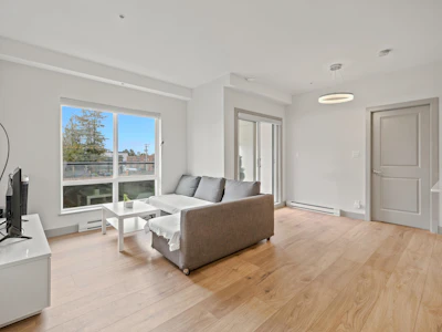 211-6968 Royal Oak Avenue - 4
