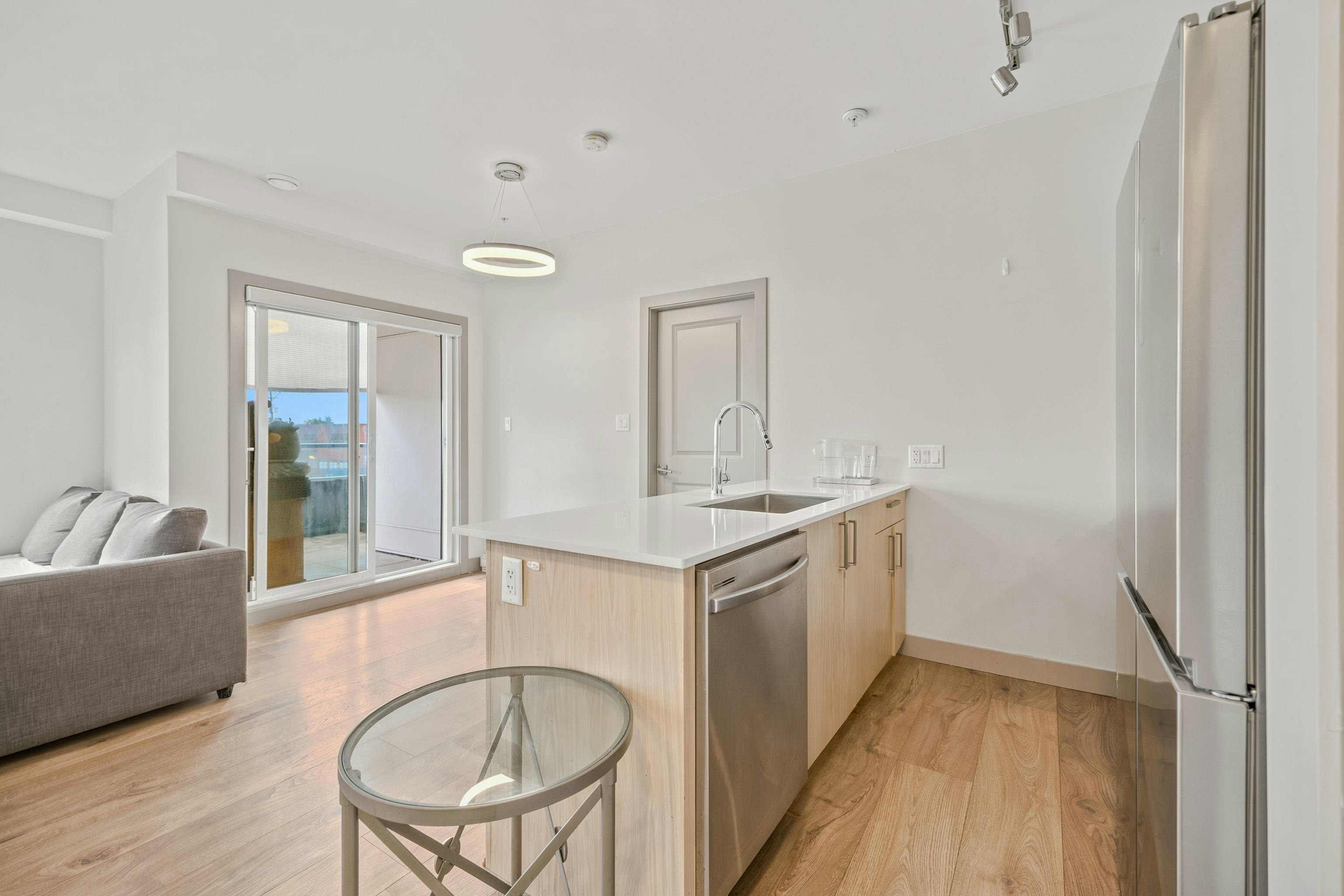 211-6968 Royal Oak Avenue, Burnaby, BC, V5J 4J3 - 7