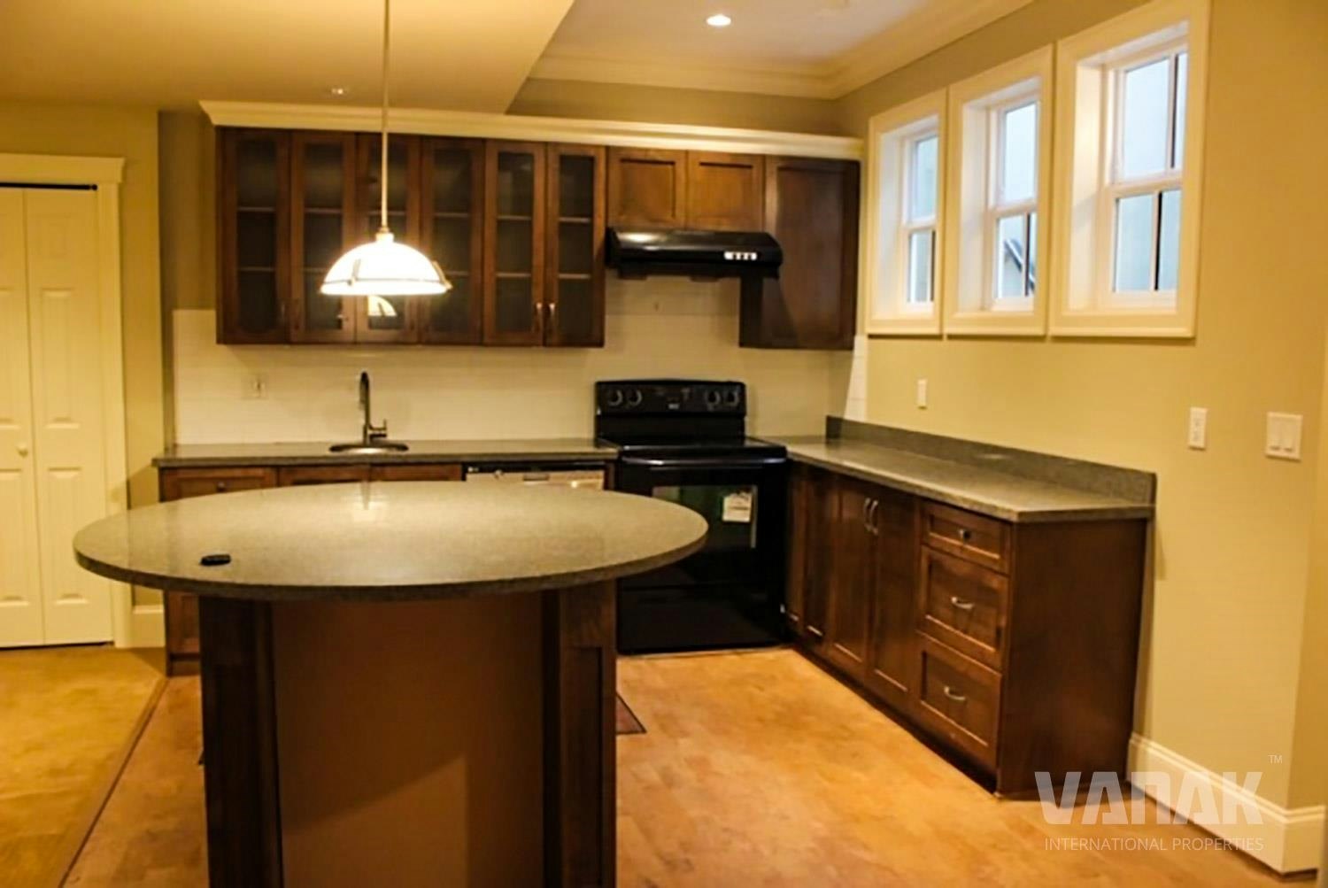 Basement-938 Handsworth Road, North Vancouver, BC, V7R 2A3 - 4