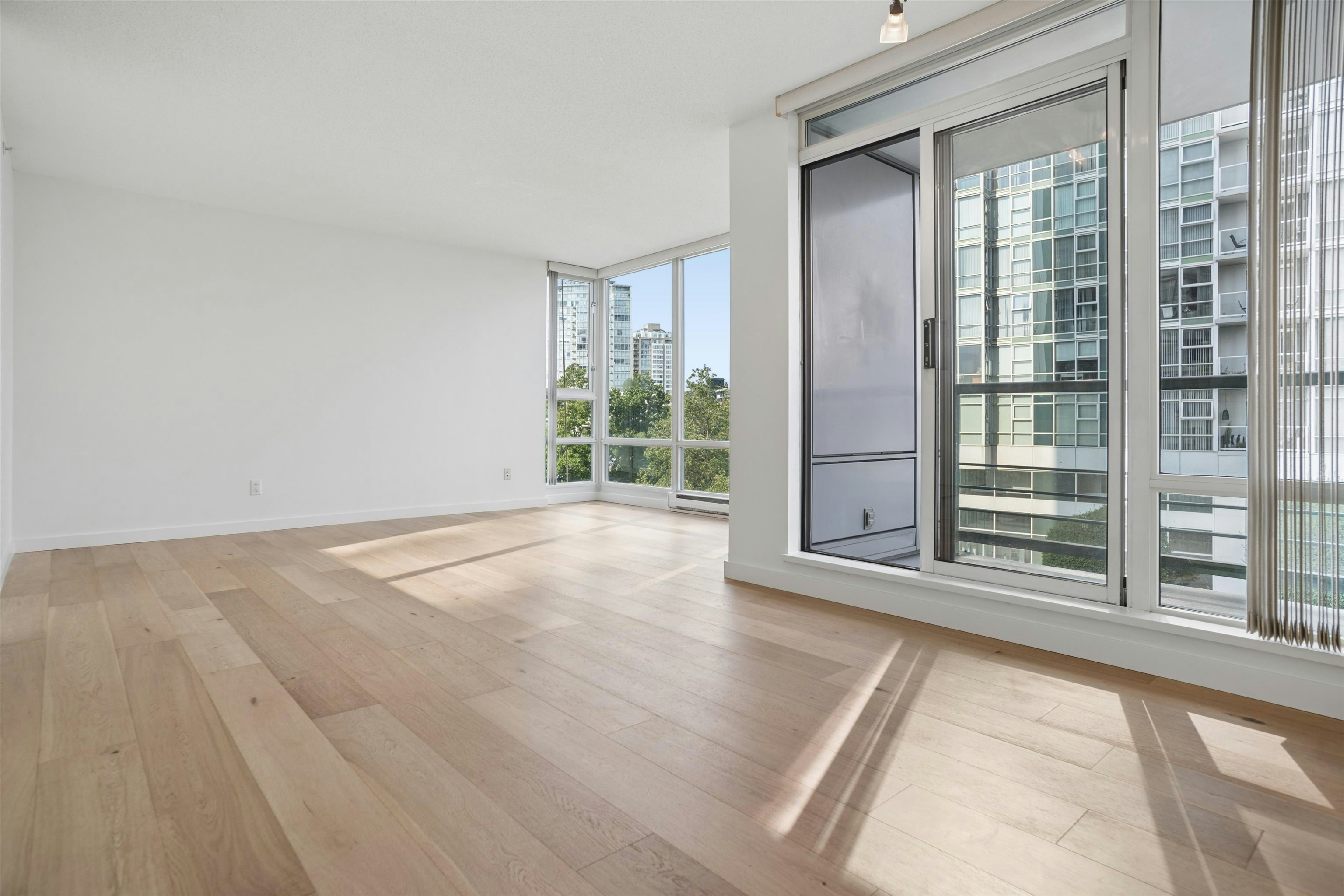 505-1067 Marinaside Crescent, Vancouver, BC, V6Z 3A4 - 8