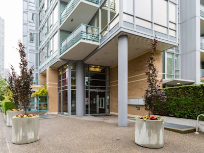 505-1067 Marinaside Crescent - 2