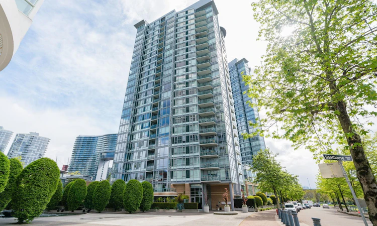 505-1067 Marinaside Crescent