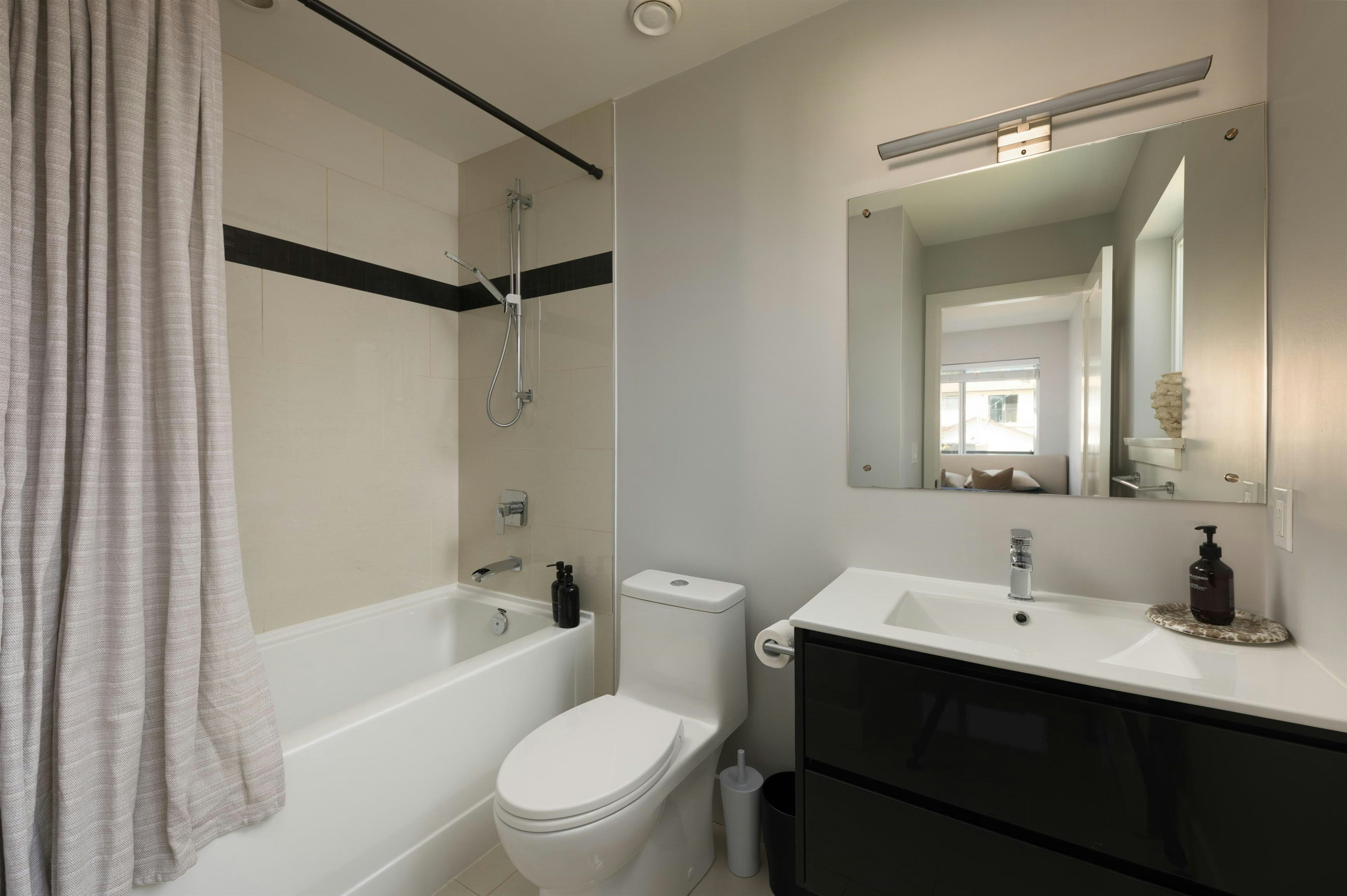 238 E 19th Street, North Vancouver, BC, V7L 2Z2 - 18