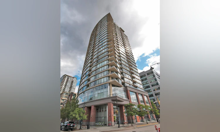 2103-400 Capilano Road