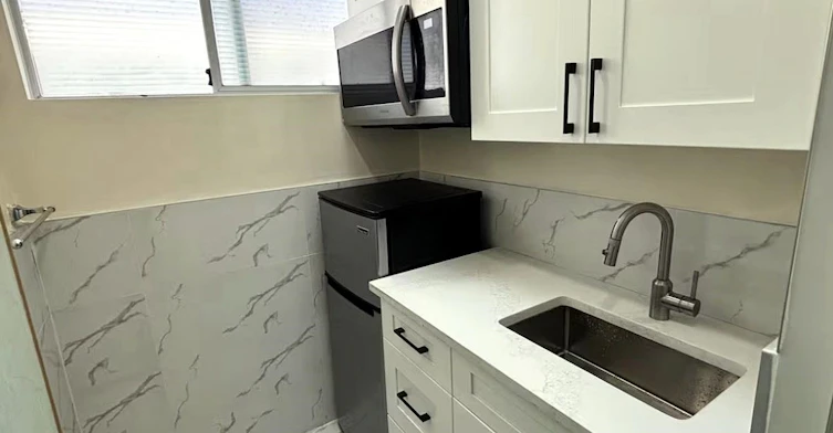 326 W 48th Avenue, Vancouver, BC, V5Y 2Z1 - 3