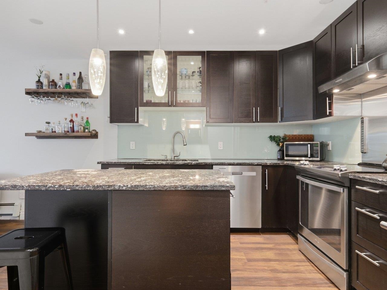 216-1549 Kitchener Street - 3