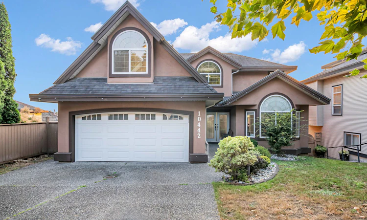 10442 Tamarack Crescent