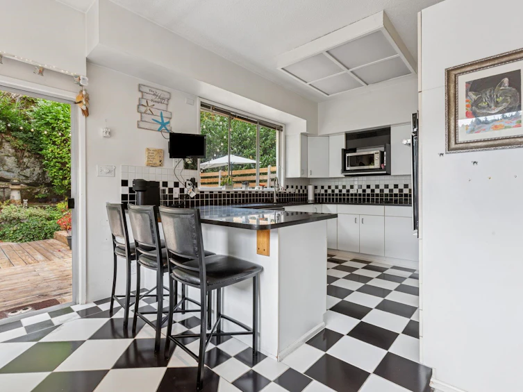 5607 Eagle Harbour Road, West Vancouver, BC, V7W 1P4 - 12