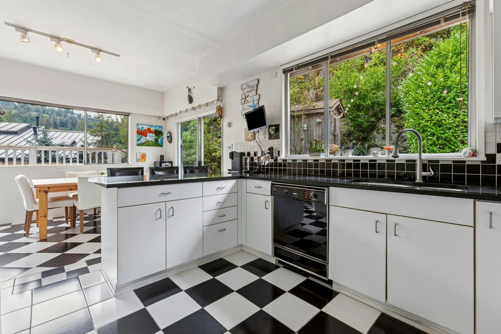 5607 Eagle Harbour Road, West Vancouver, BC, V7W 1P4 - 15