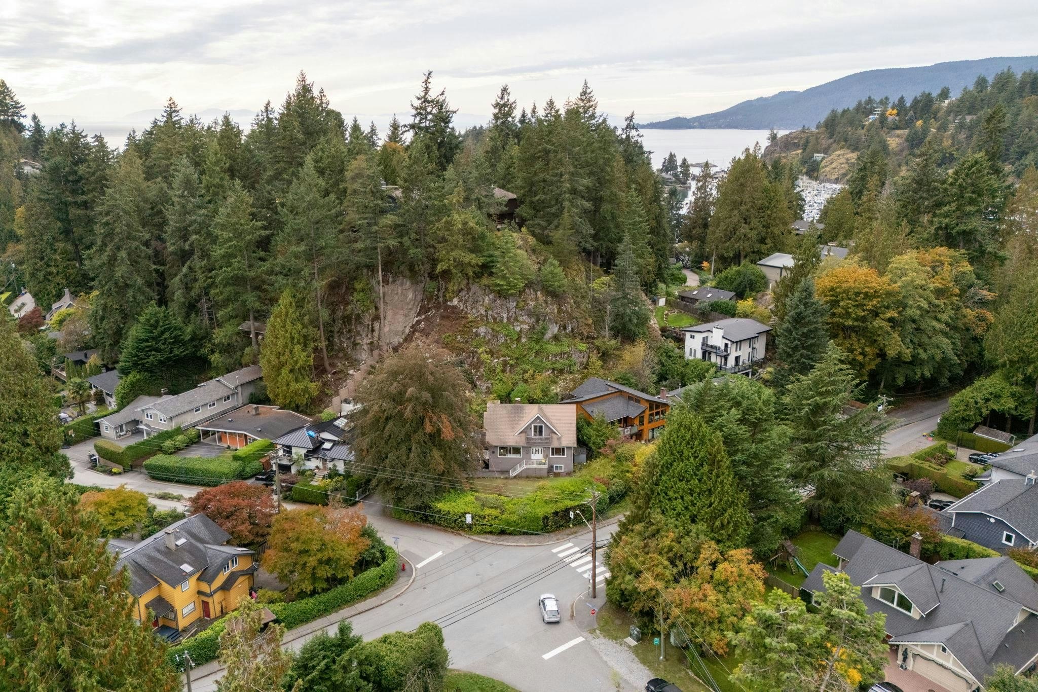 5607 Eagle Harbour Road, West Vancouver, BC, V7W 1P4 - 39