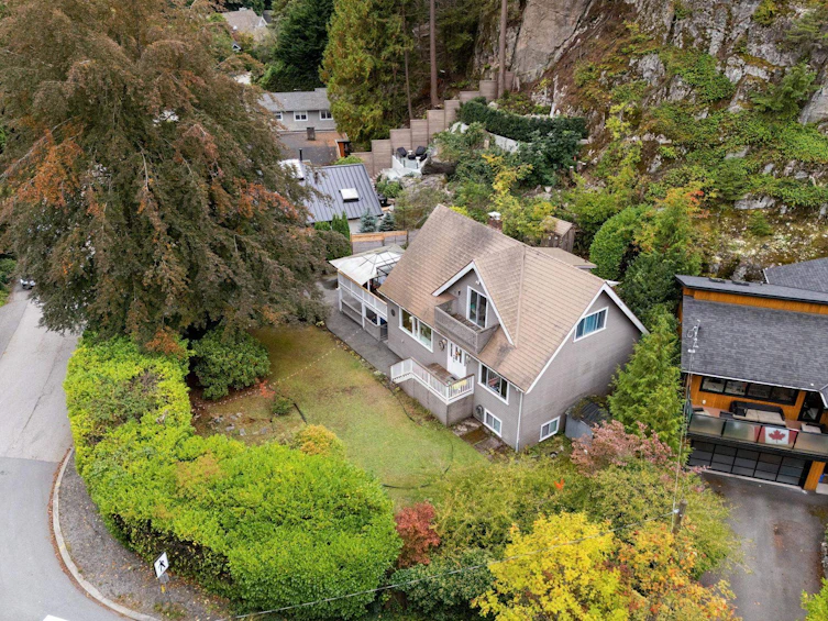5607 Eagle Harbour Road, West Vancouver, BC, V7W 1P4 - 2