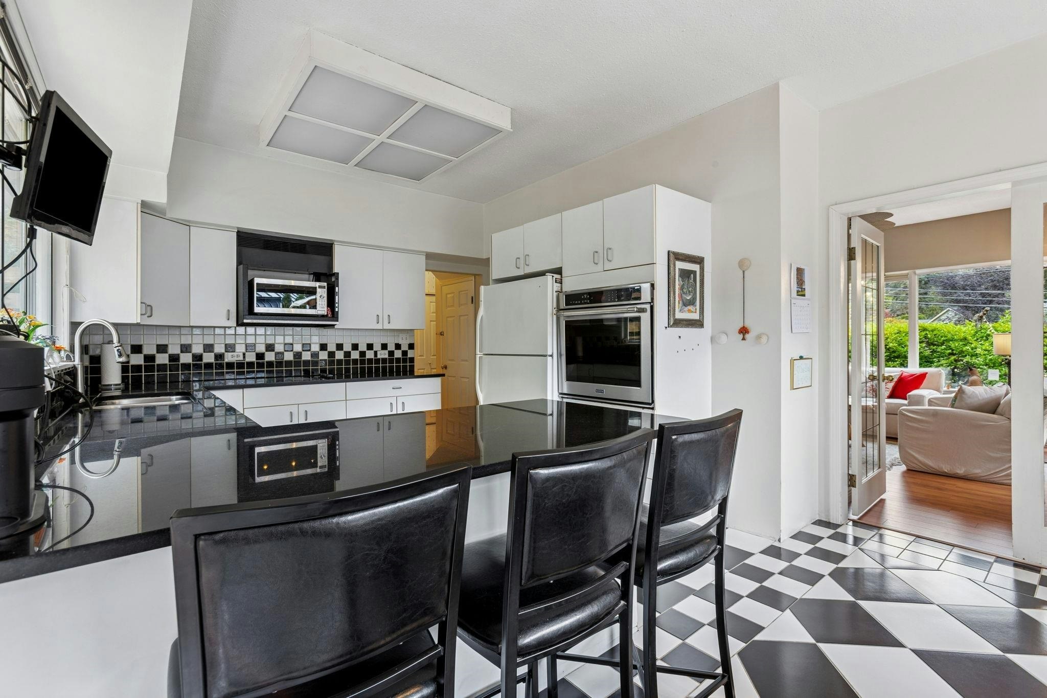 5607 Eagle Harbour Road, West Vancouver, BC, V7W 1P4 - 13